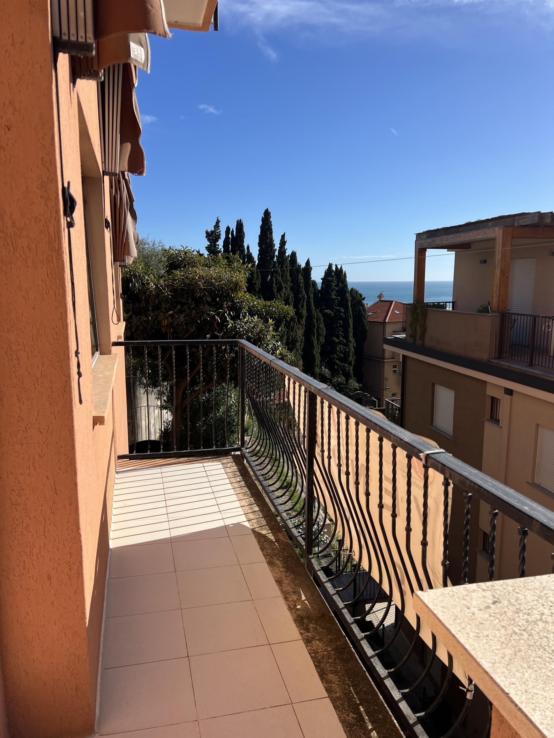 Quadrilocale vista mare in via paolo cappa, Finale Ligure