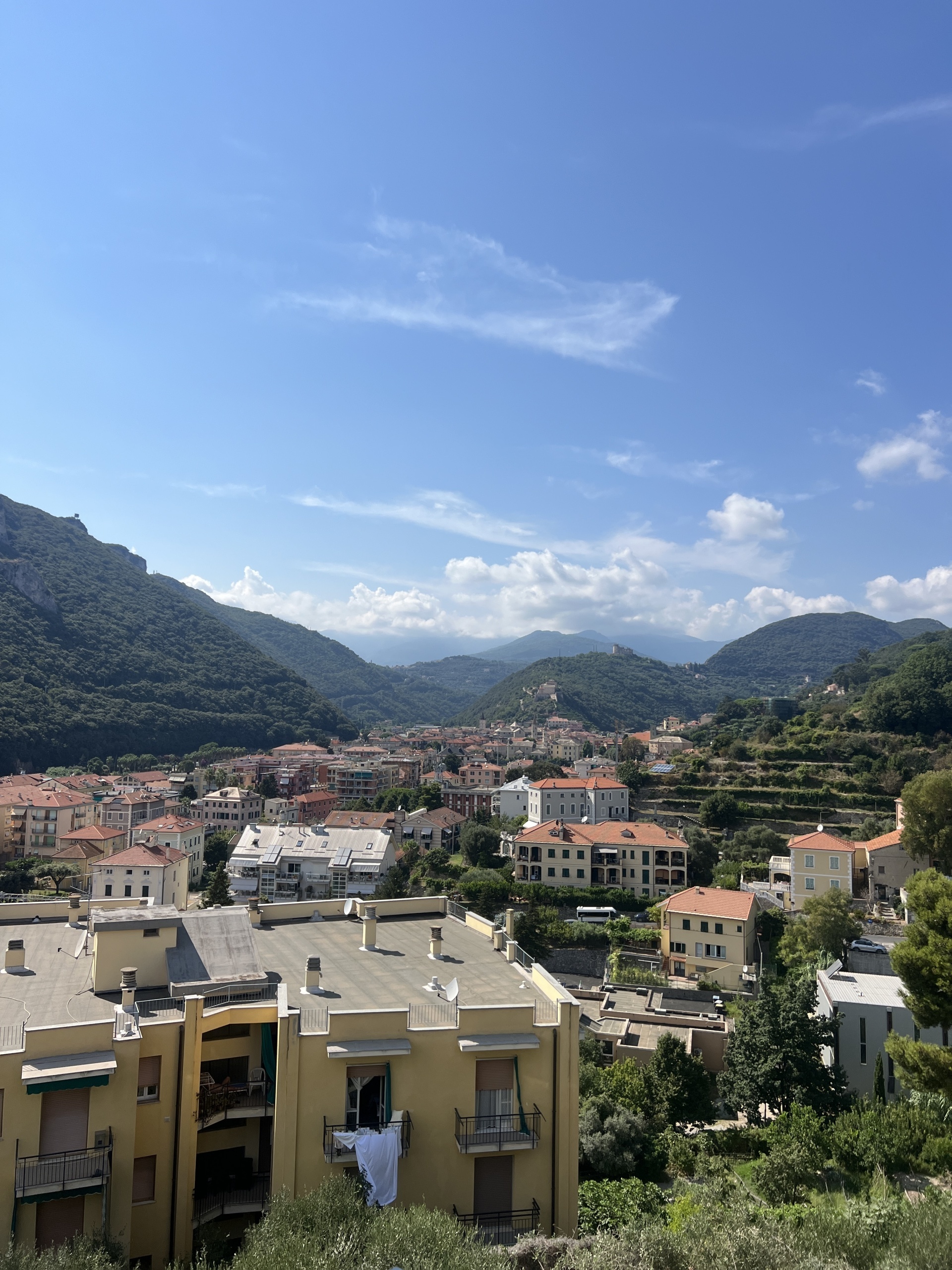 Trilocale in vendita in via della pineta, Finale Ligure