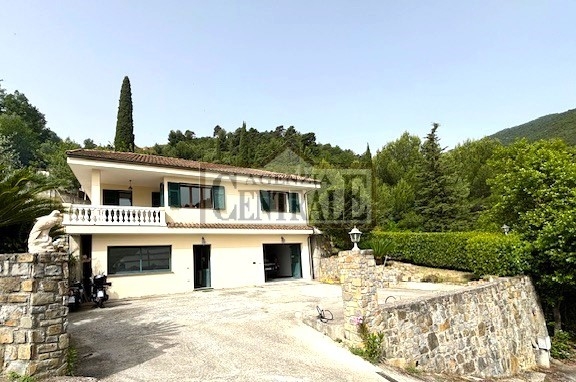 Casa indipendente con giardino a San Remo