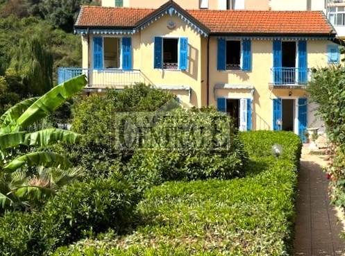 Casa indipendente con giardino a San Remo