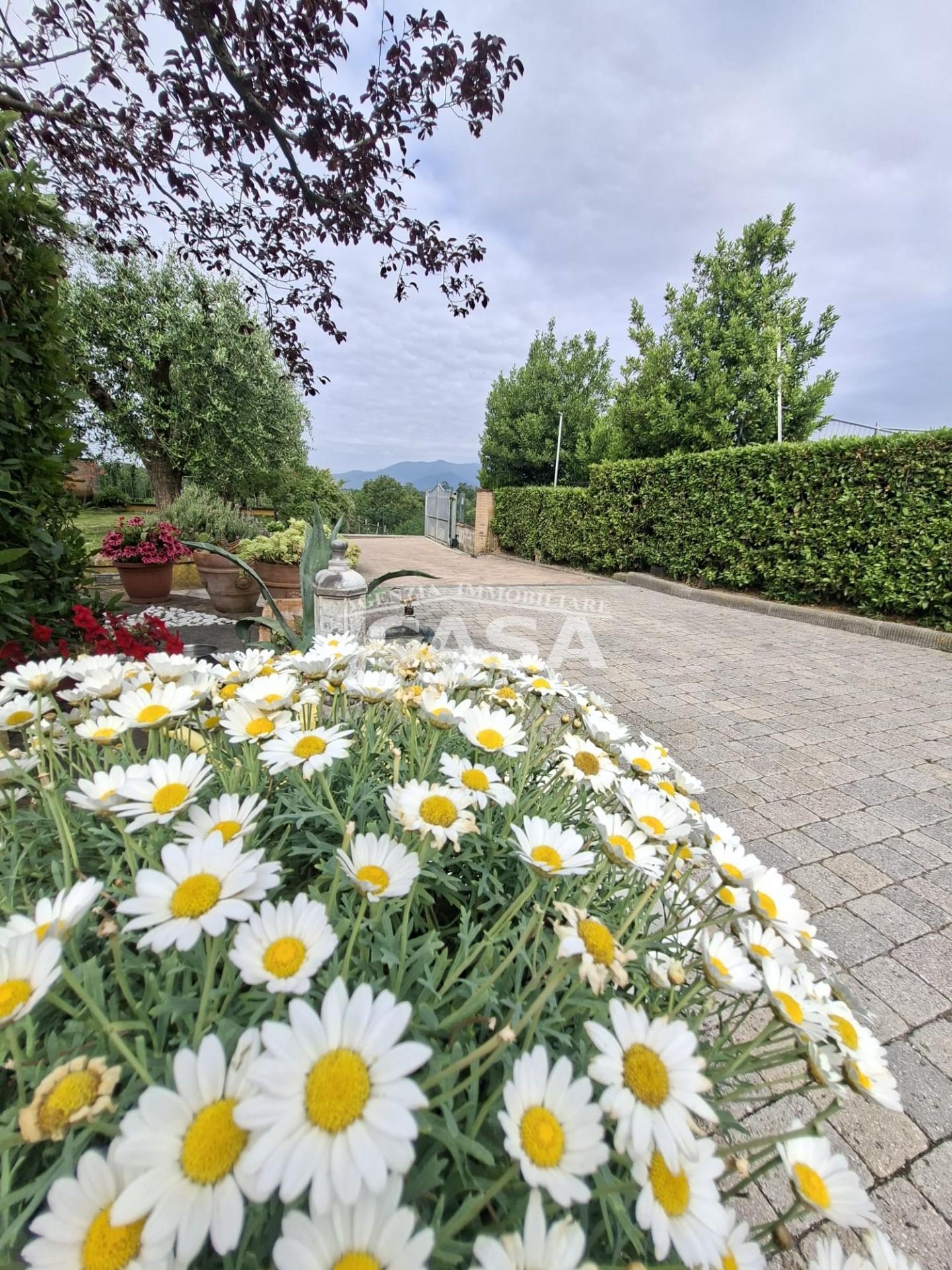 Villa con giardino, Santa Maria a Monte falorni