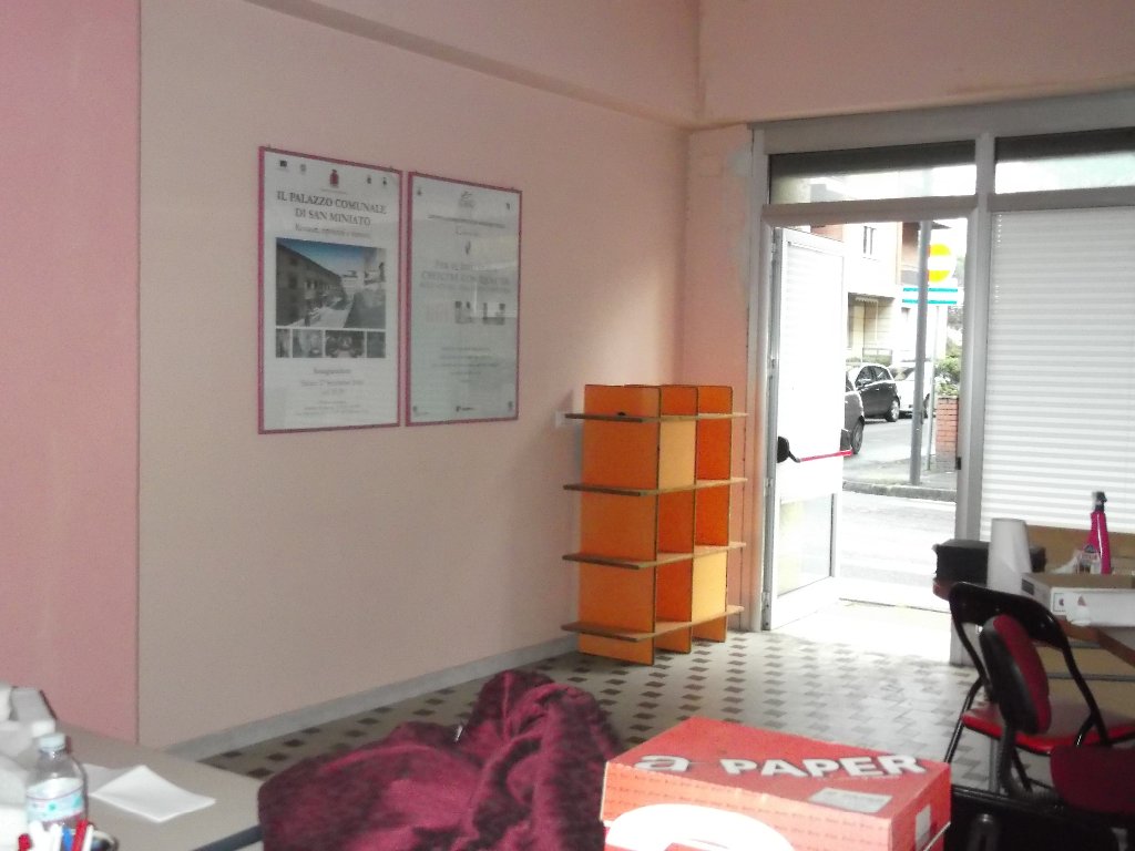 Locale commerciale in affitto a Santa Croce sull'Arno