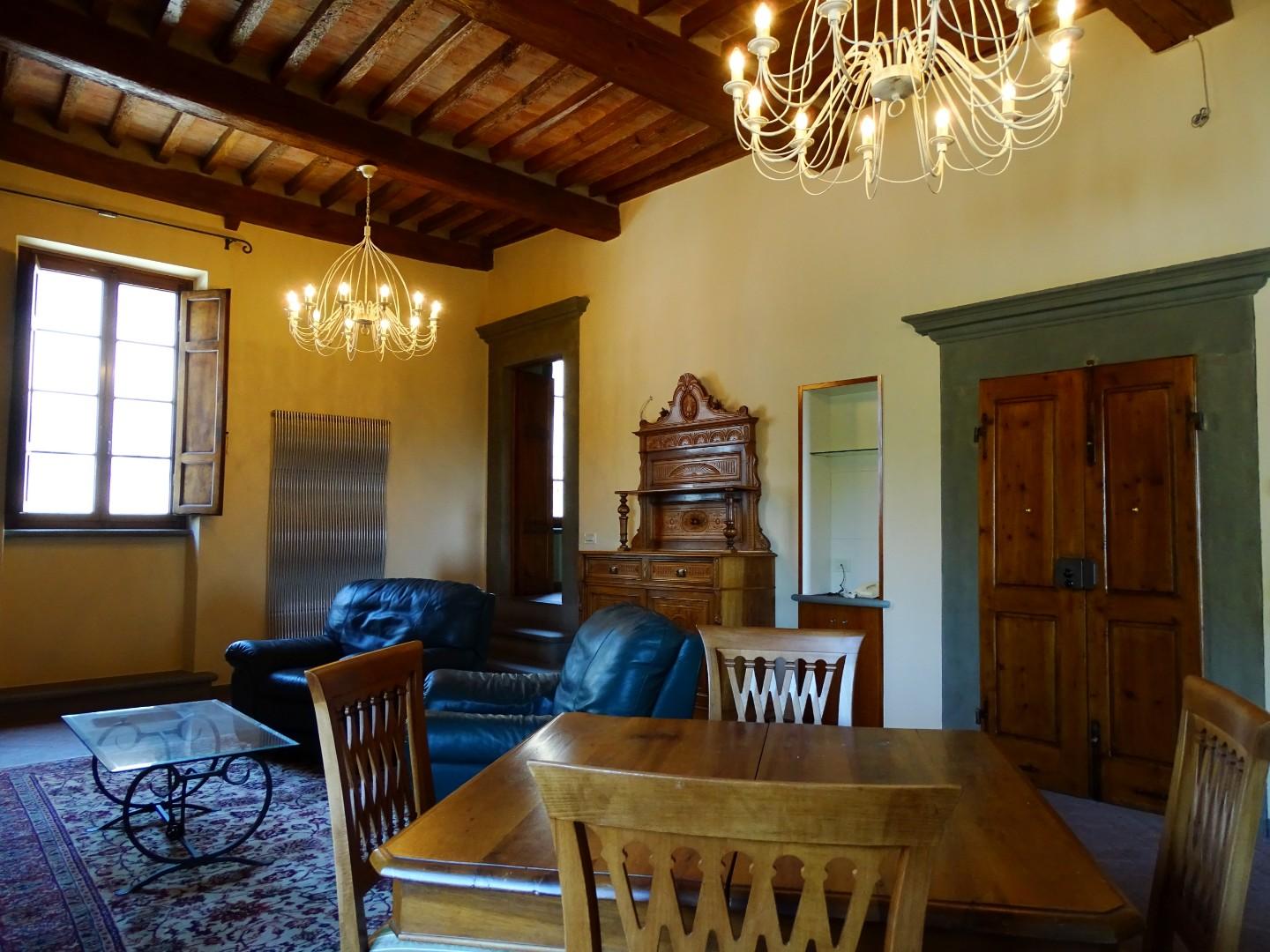 Quadrilocale con terrazzi a San Miniato