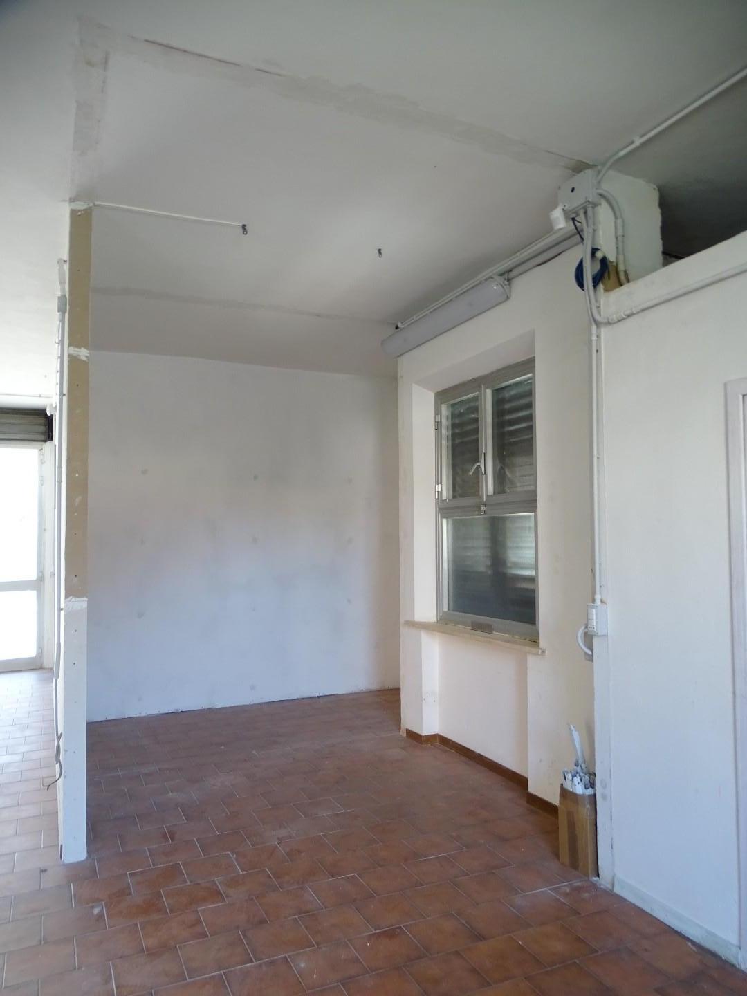 Locale commerciale in affitto, San Miniato basso