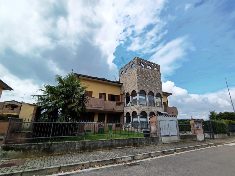 Quadrilocale arredato in affitto a Certosa di Pavia