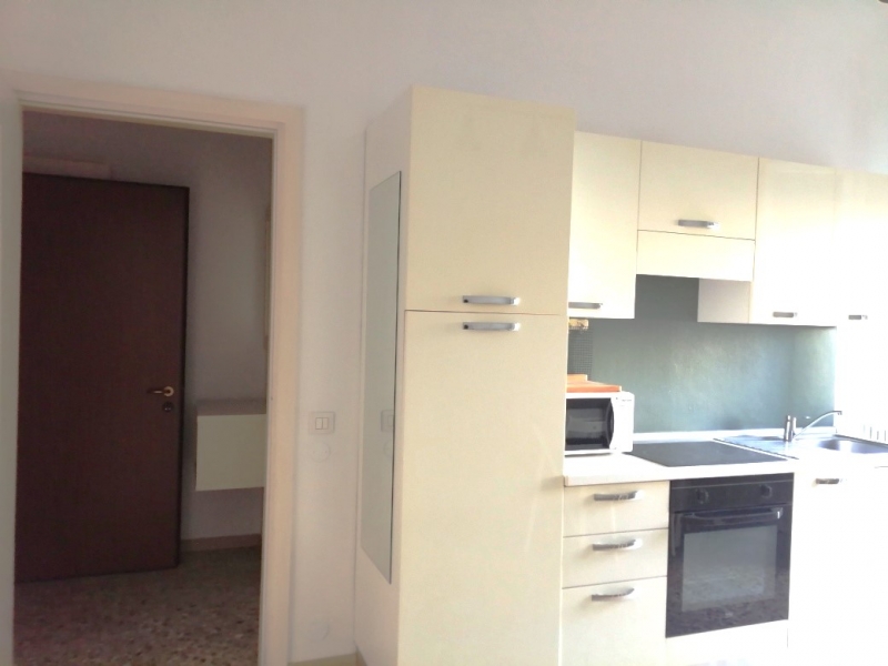 Monolocale arredato in affitto a Milano