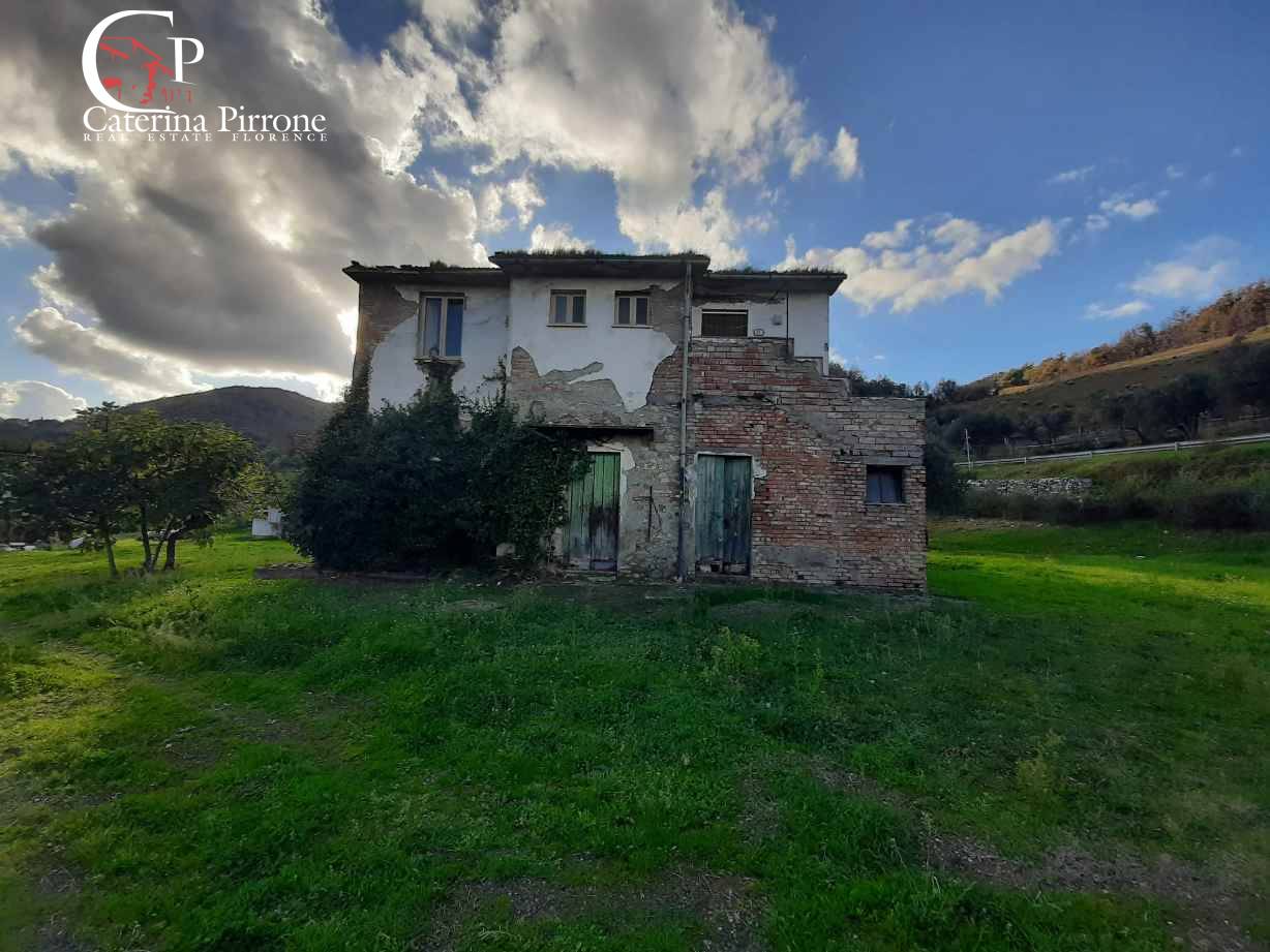 Colonica in vendita a Montecatini Val di Cecina