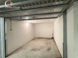 Posto auto coperto in vendita a Firenze, Novoli