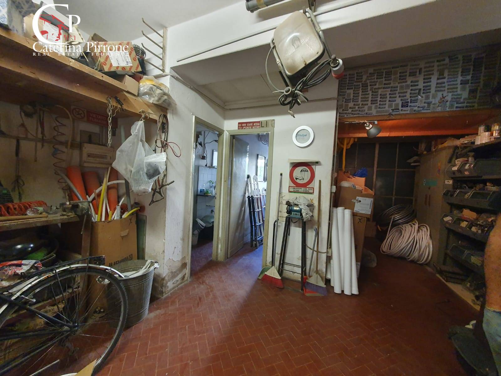 Locale commerciale in vendita a Firenze, Firenze Sud