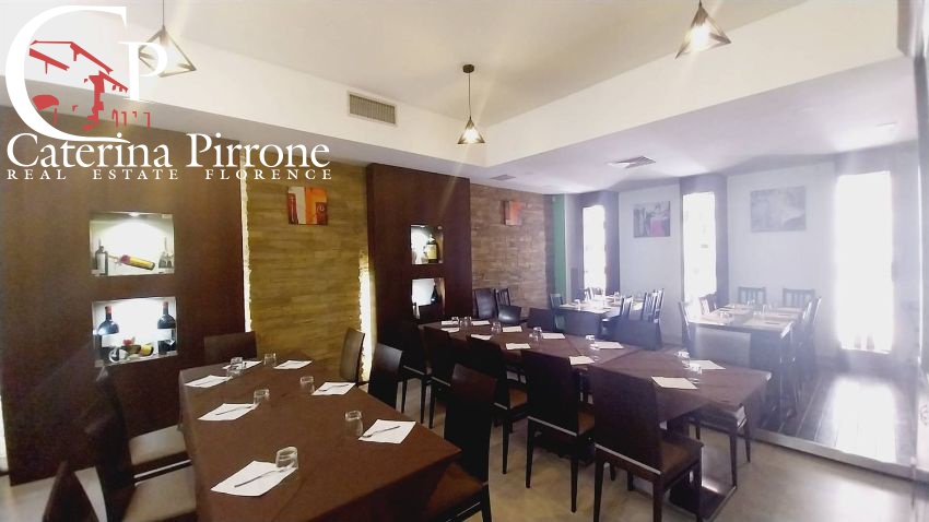Locale commerciale in vendita a Firenze, Novoli