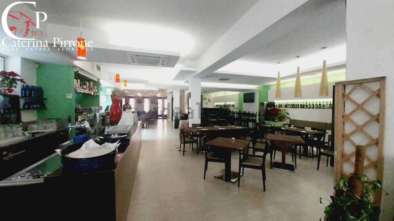 Locale commerciale in vendita a Firenze, Novoli