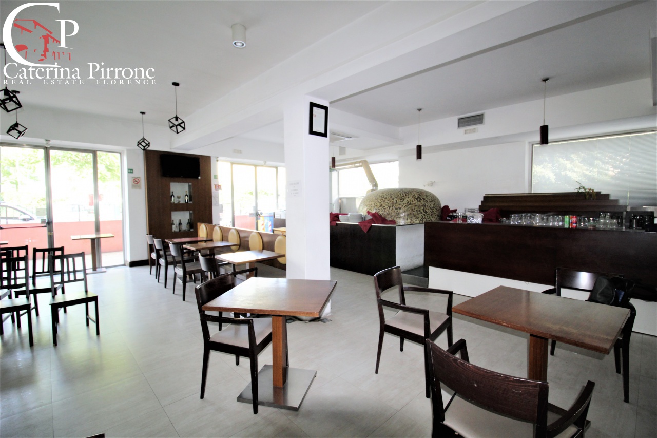 Locale commerciale in vendita a Firenze, Novoli