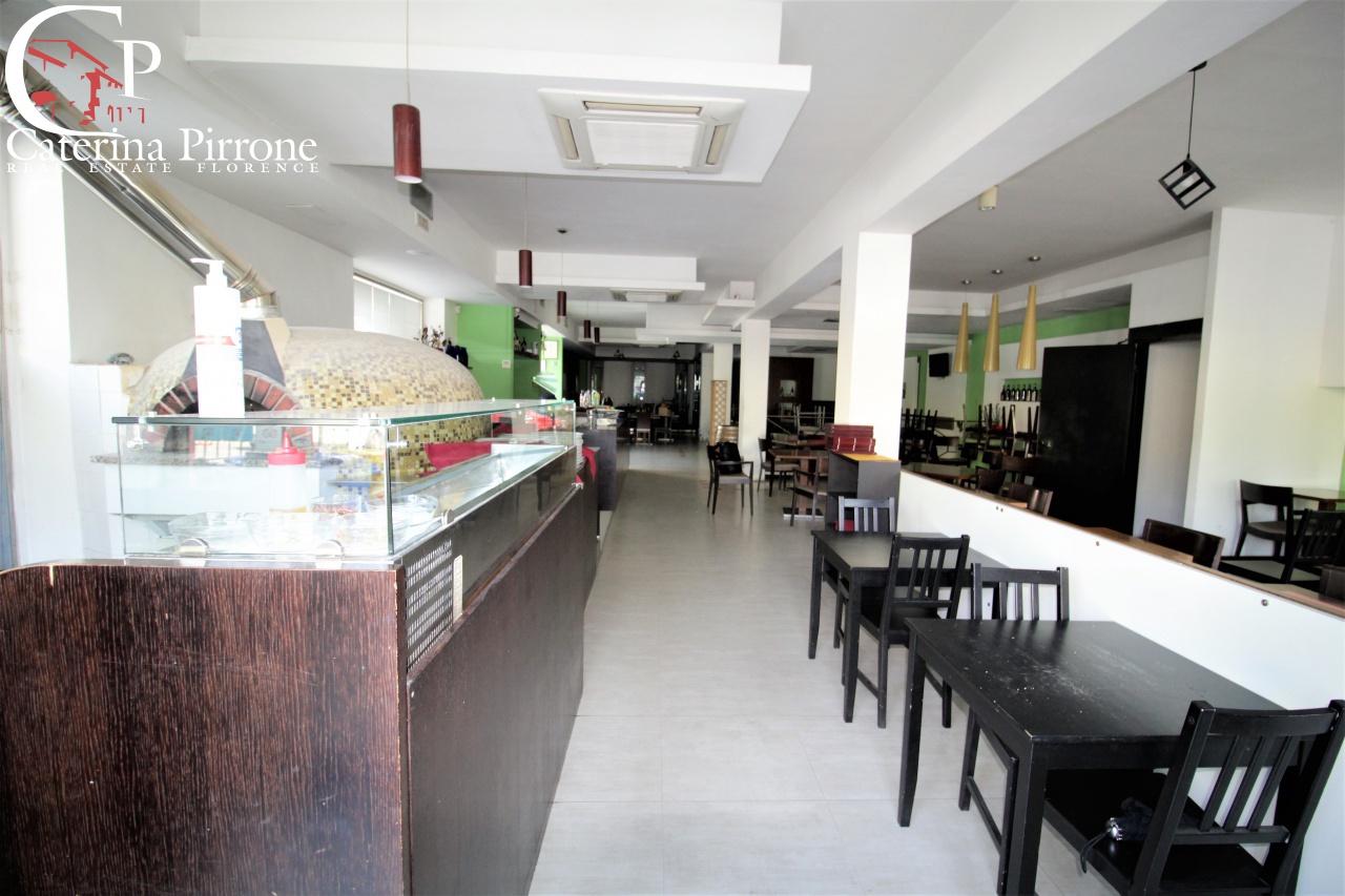 Locale commerciale in vendita a Firenze, Novoli