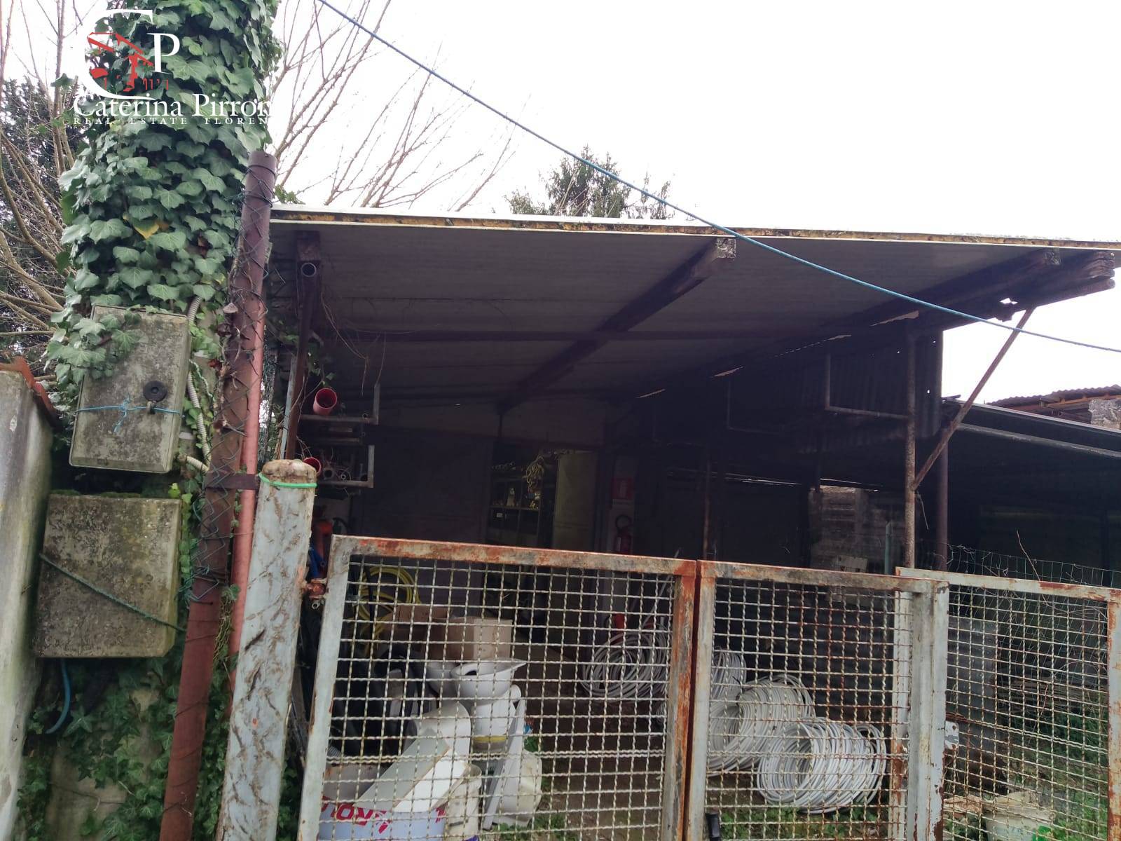 Box o garage in vendita a Firenze, Europa