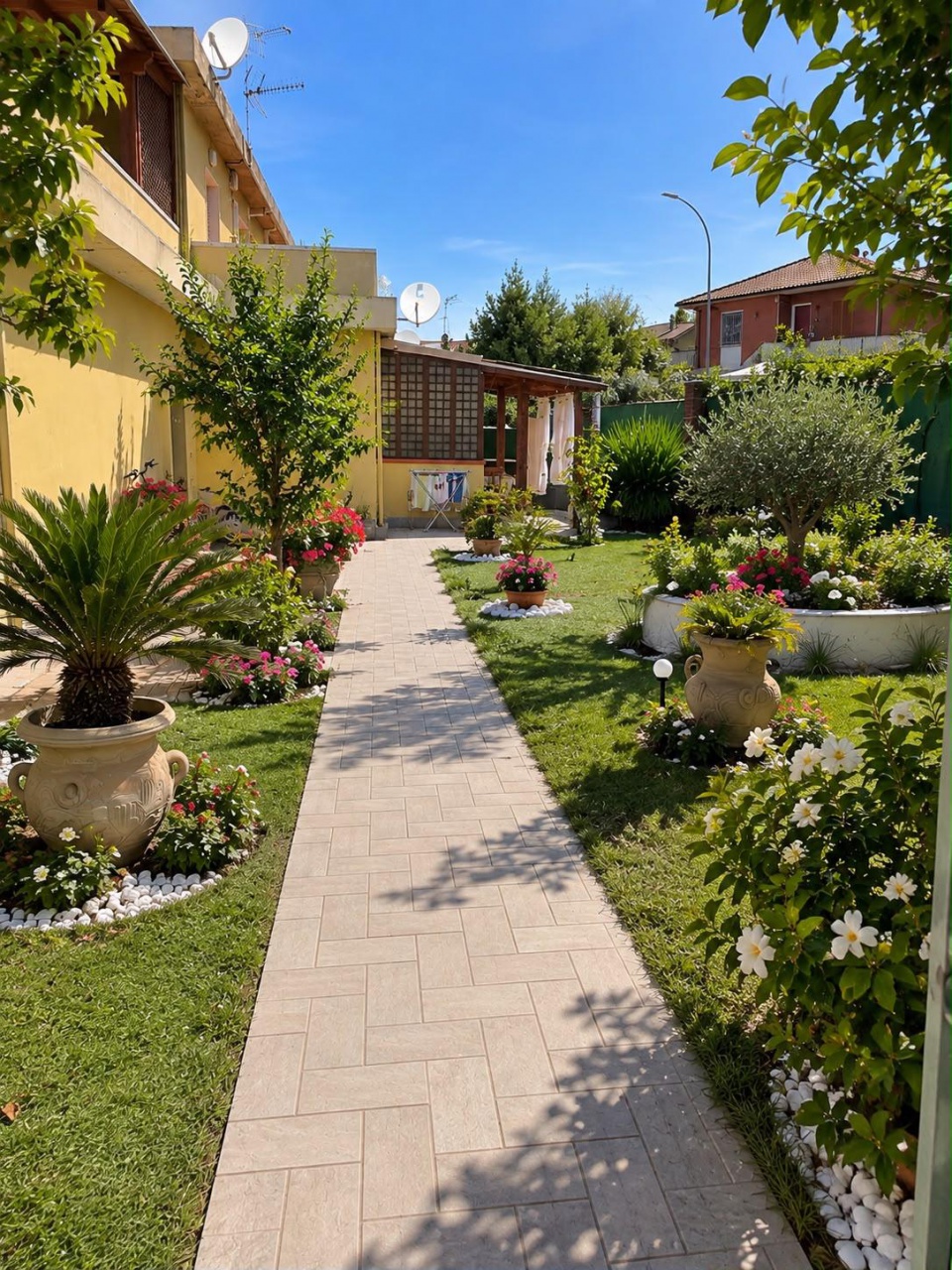 Villa con giardino a Follonica