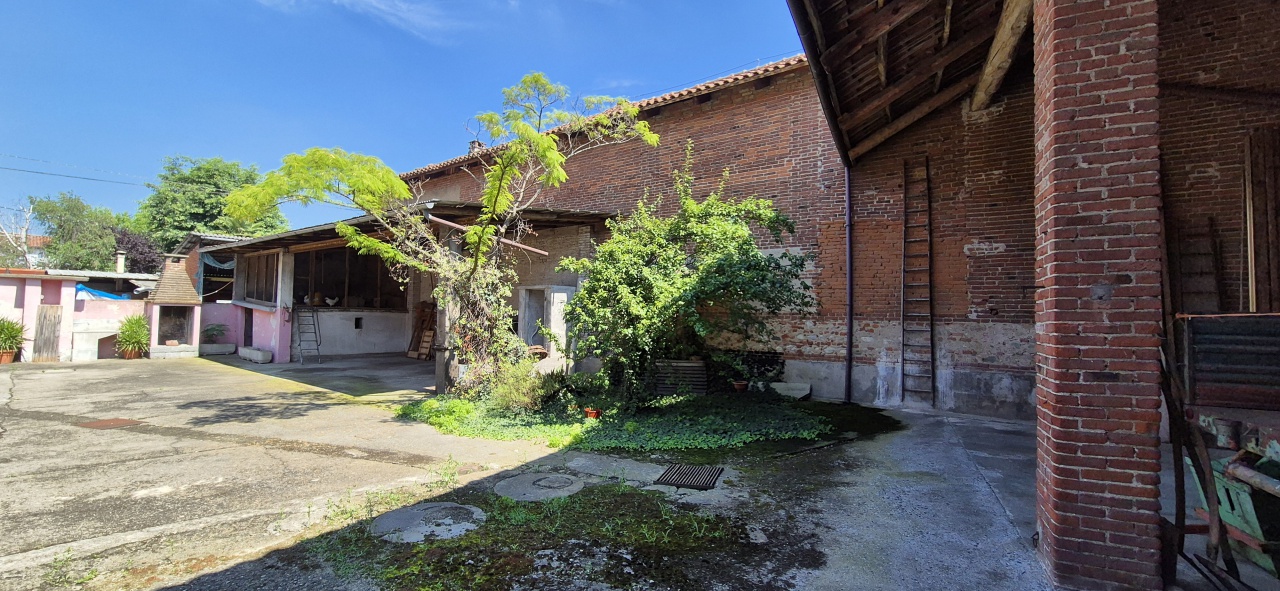 Casa indipendente con giardino in via periatti, Montanaro