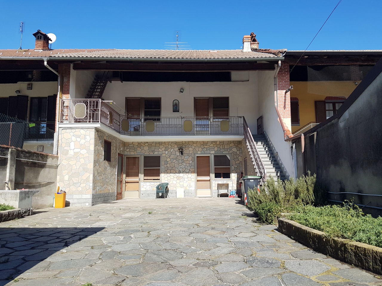 Casa indipendente con giardino in via maria teresa, Foglizzo