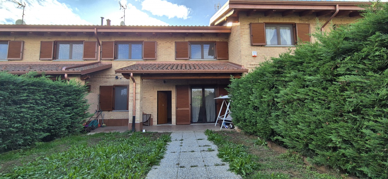 Casa indipendente con giardino in via giuseppe garibaldi, Rondissone