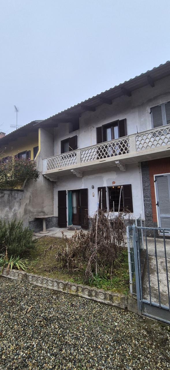 Casa indipendente con giardino in via garibaldi, Lauriano