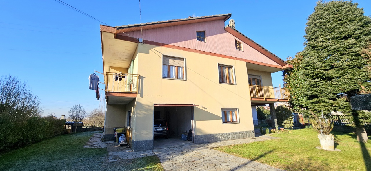 Casa indipendente con giardino in strada del procco, Torrazza Piemonte