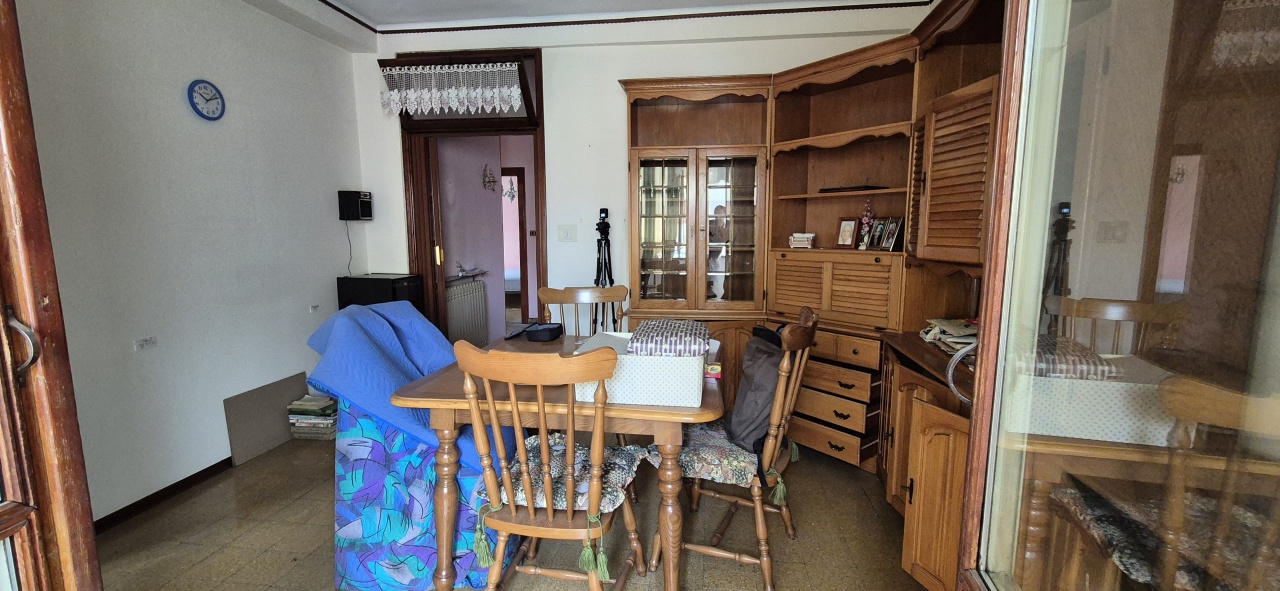 Quadrilocale con box in via vittorio veneto, Montanaro