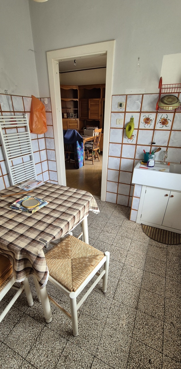 Quadrilocale con box in via vittorio veneto, Montanaro