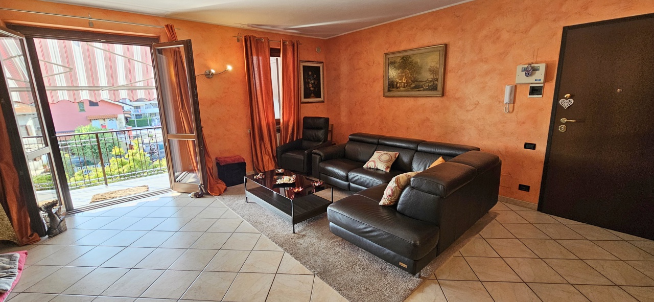 Appartamento con box in via aldo moro, Verolengo