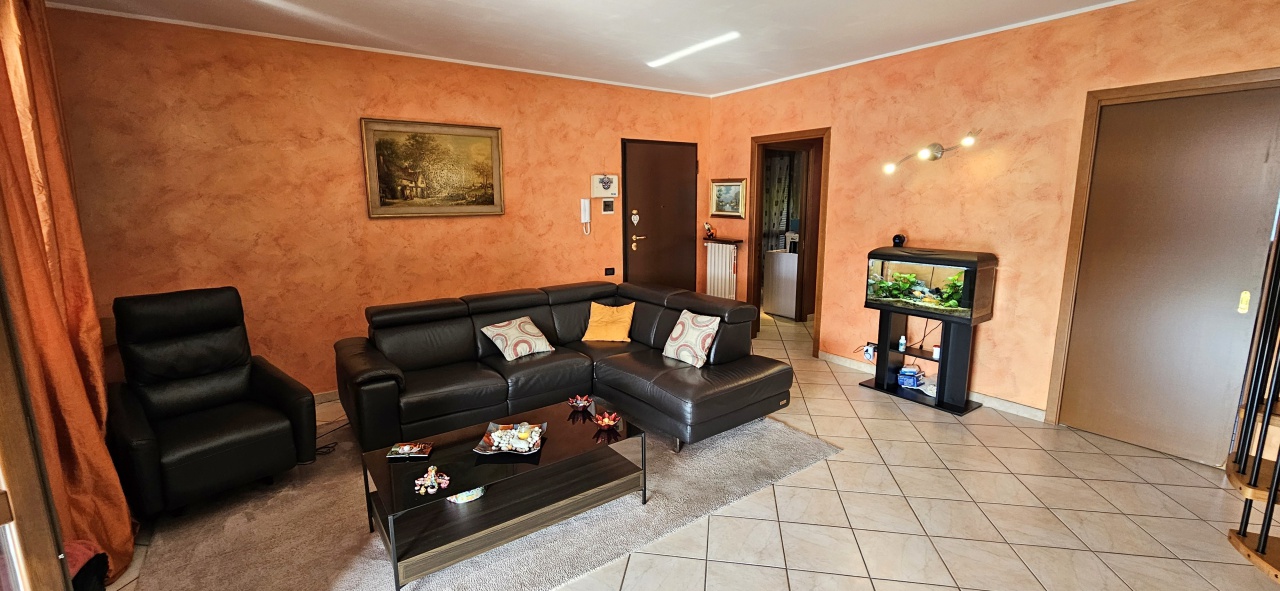 Appartamento con box in via aldo moro, Verolengo