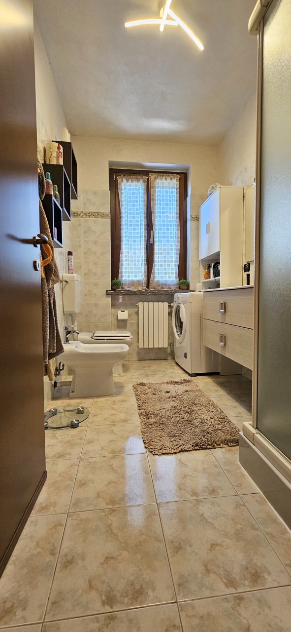 Appartamento con box in via aldo moro, Verolengo