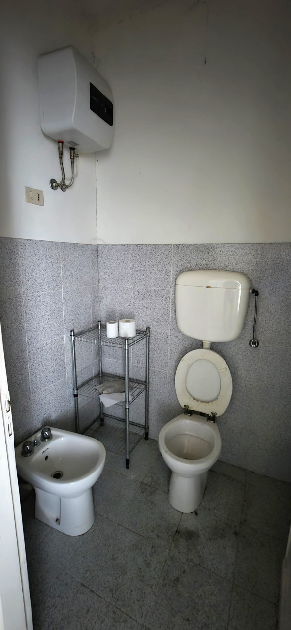 Locale commerciale in affitto in via pavese, Chivasso