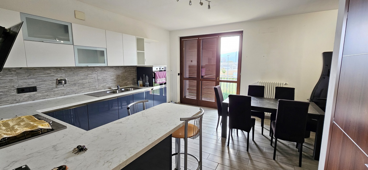 Quadrilocale con terrazzo in via montegrappa, Chivasso