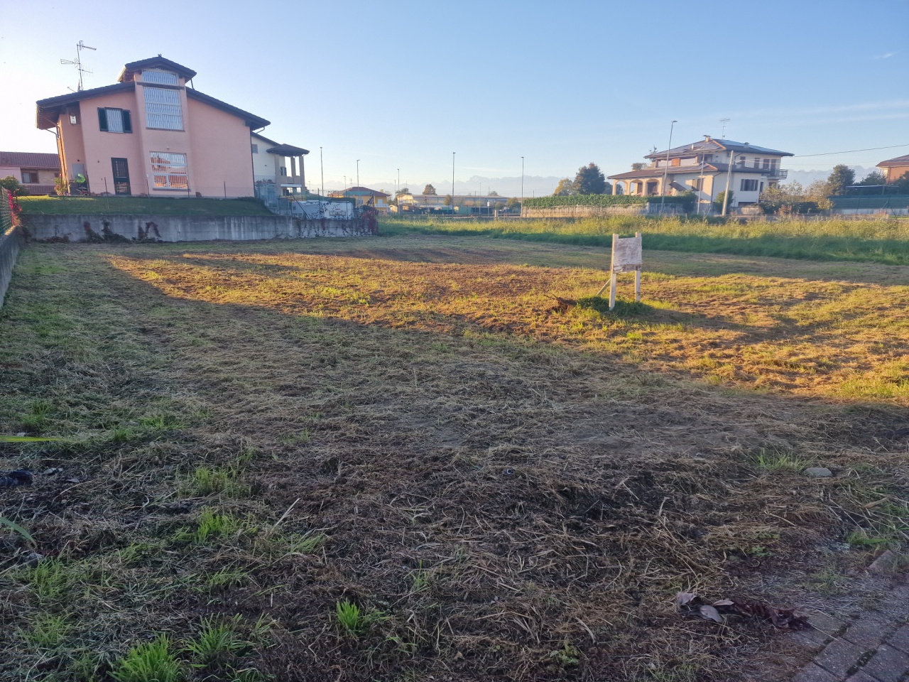 Terreno con giardino in via cesare pavese, Rondissone