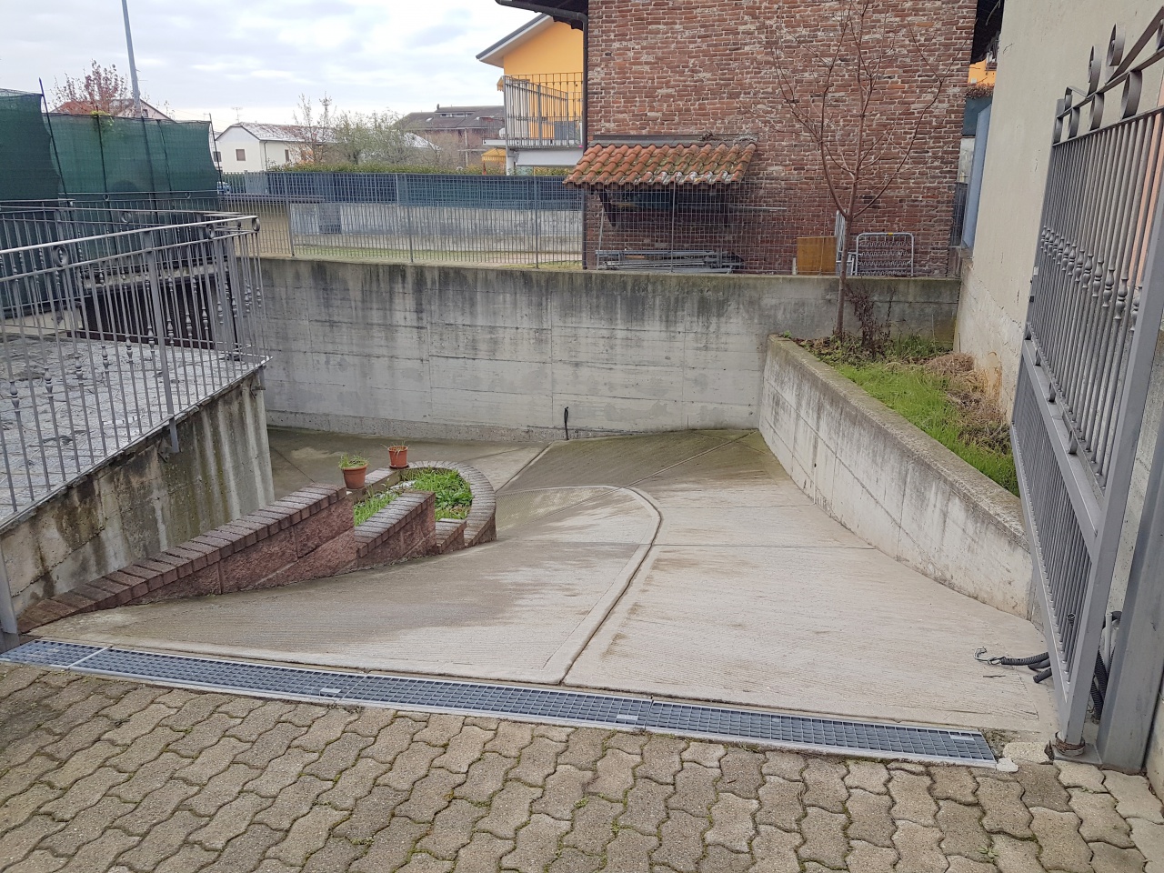 Box/Garage 23mq con box in via blatta, Chivasso