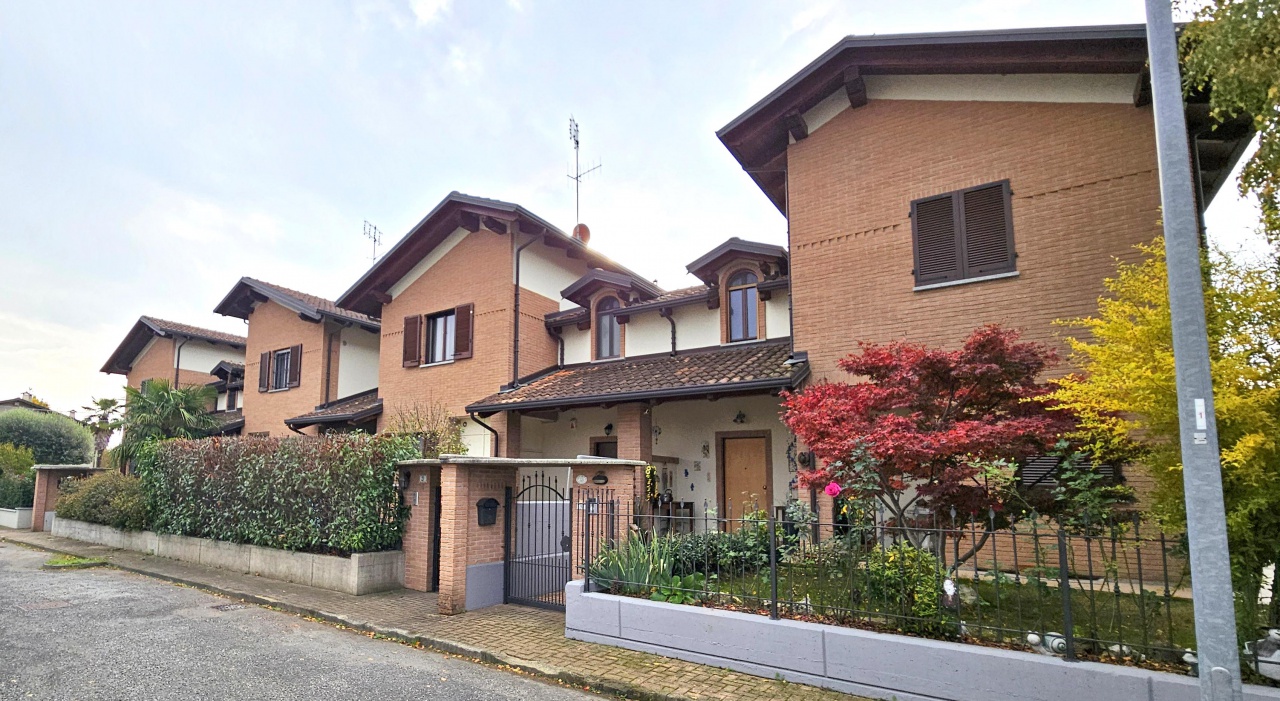Casa indipendente con giardino in via santa margherita, Chivasso