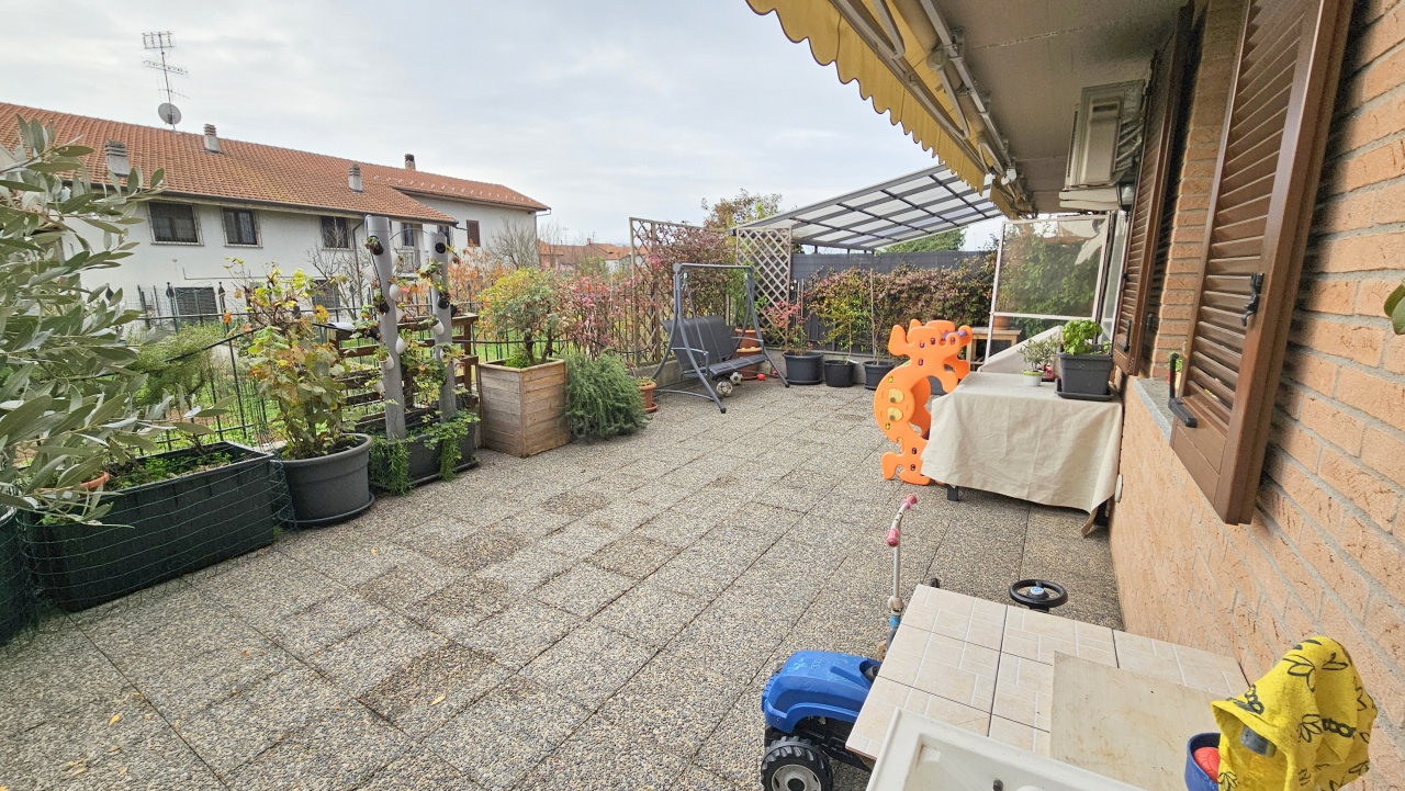 Casa indipendente con giardino in via santa margherita, Chivasso