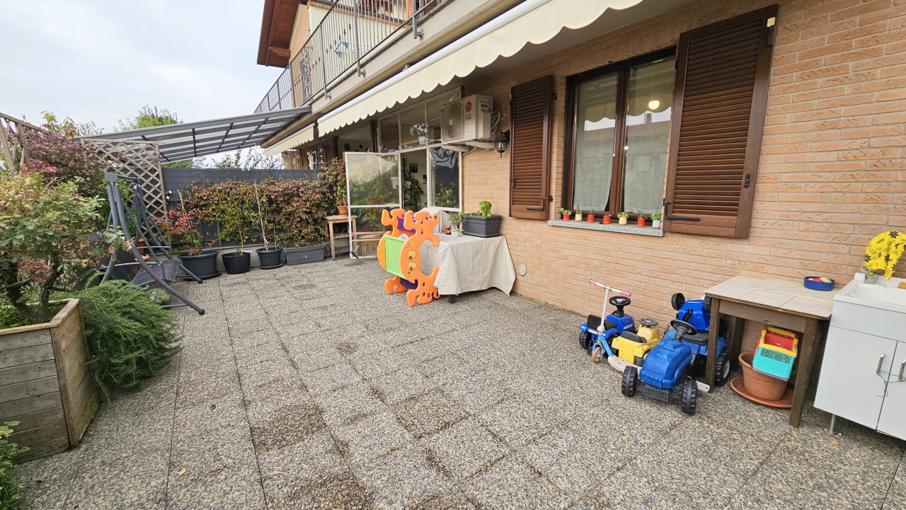 Casa indipendente con giardino in via santa margherita, Chivasso