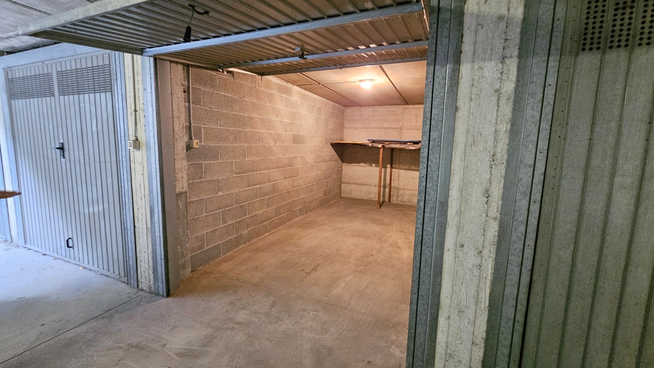 Box/Garage 15mq con box in via blatta, Chivasso