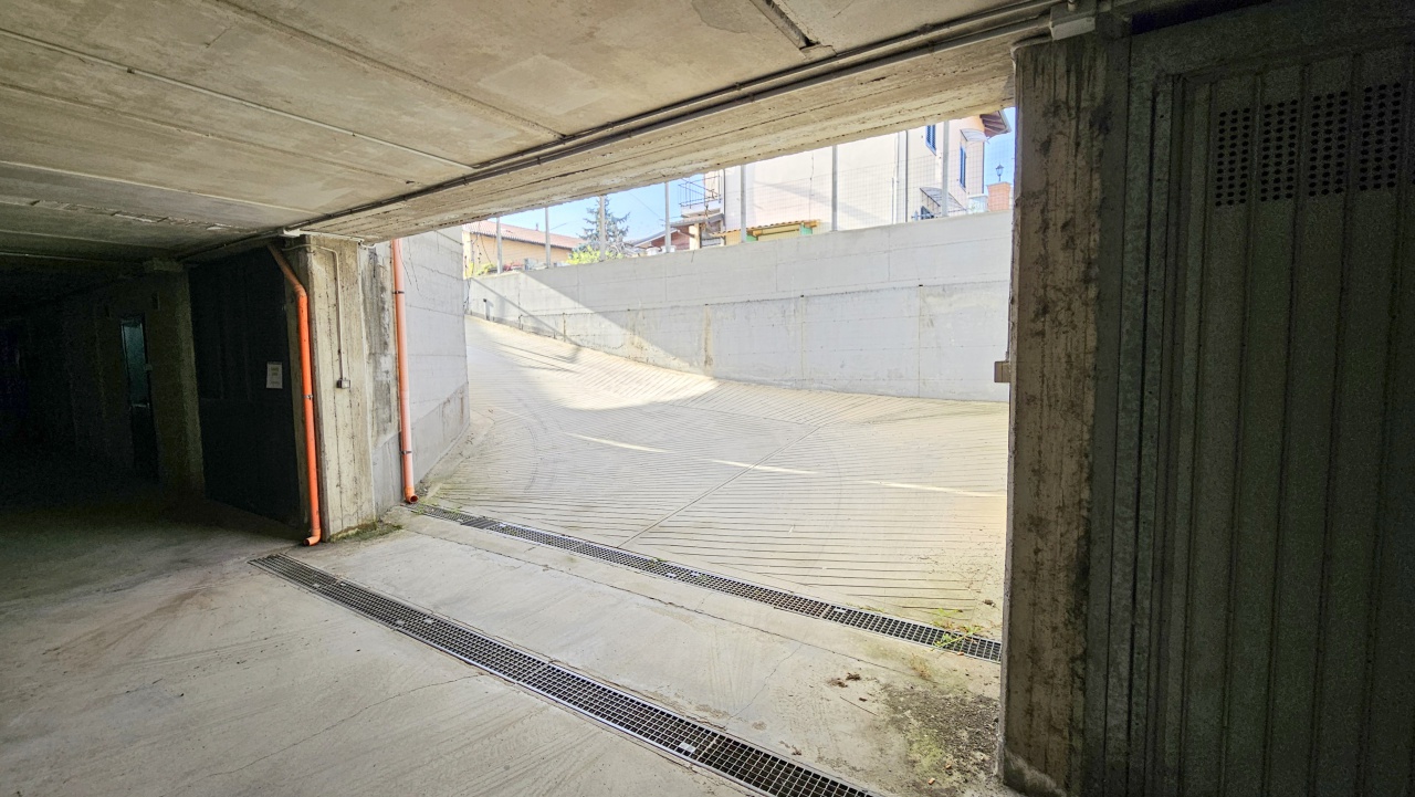 Box/Garage 15mq con box in via blatta, Chivasso