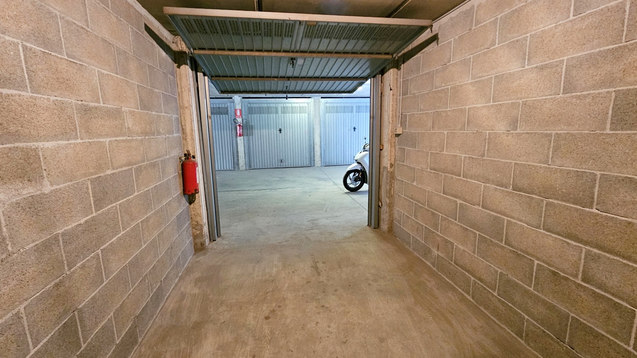 Box/Garage 15mq con box in via blatta, Chivasso