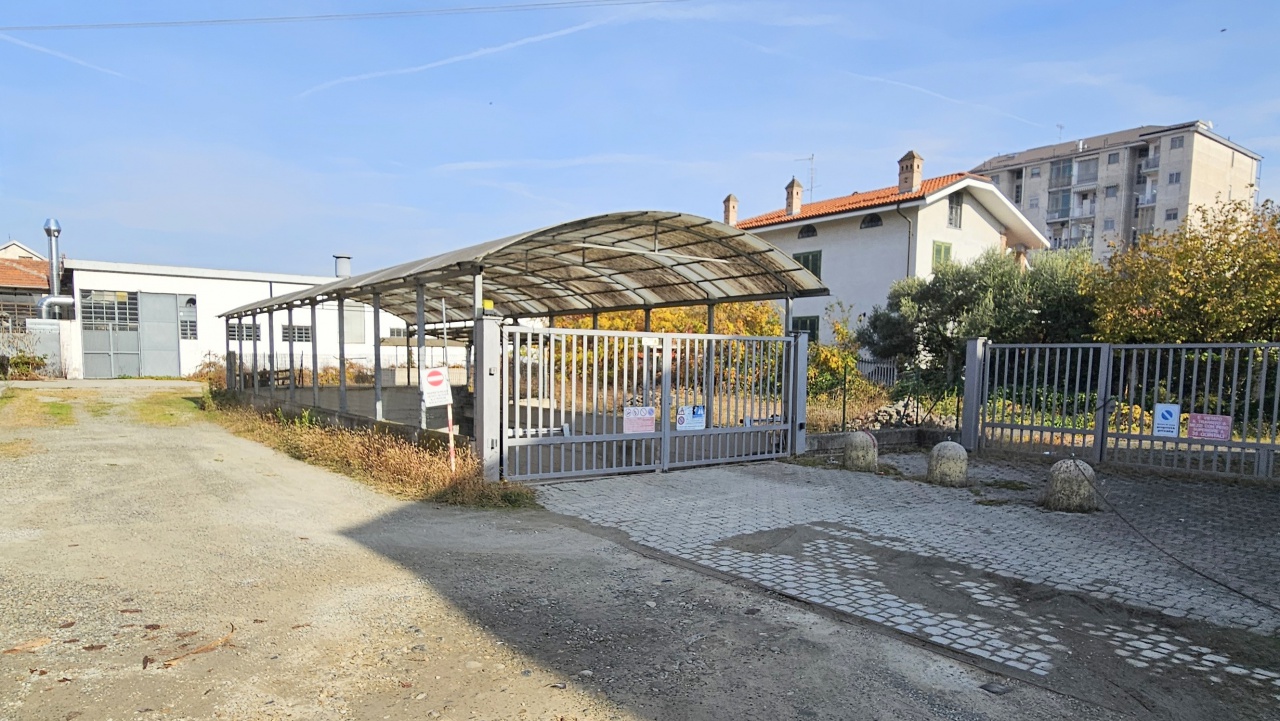 Box/Garage 15mq con box in via blatta, Chivasso