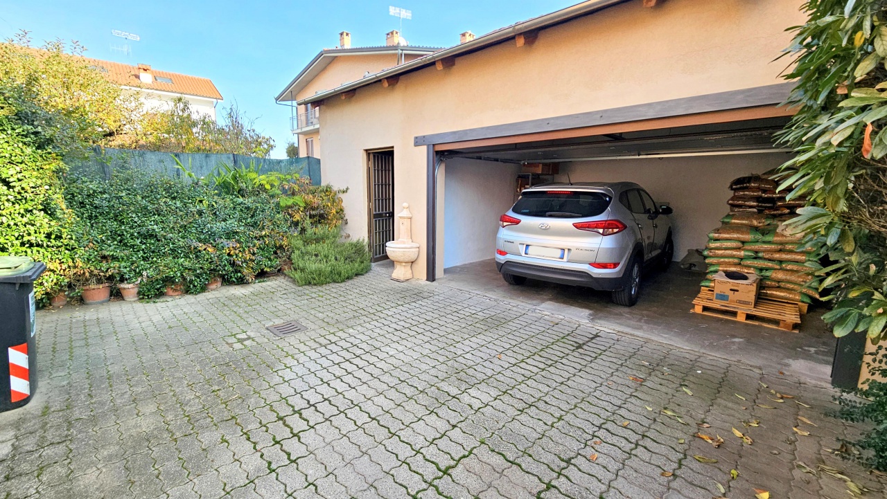 Casa indipendente con giardino in via xii maggio, Chivasso