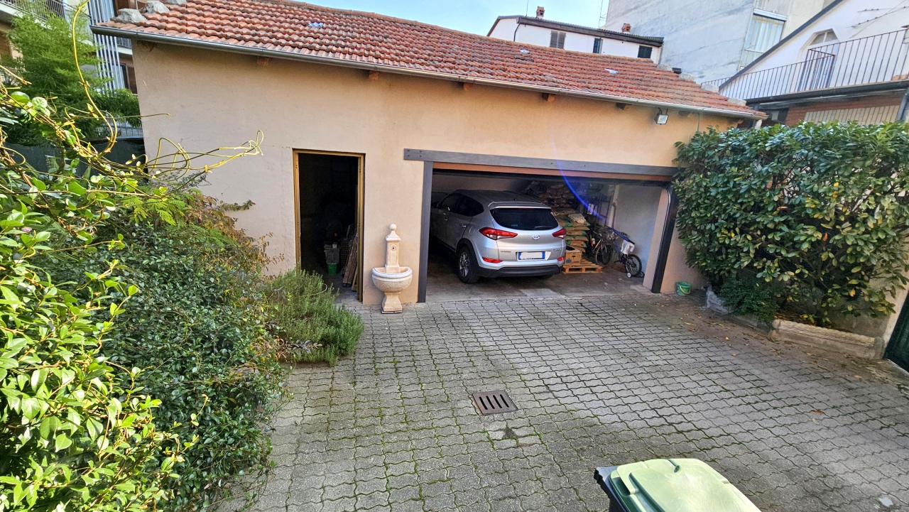 Casa indipendente con giardino in via xii maggio, Chivasso