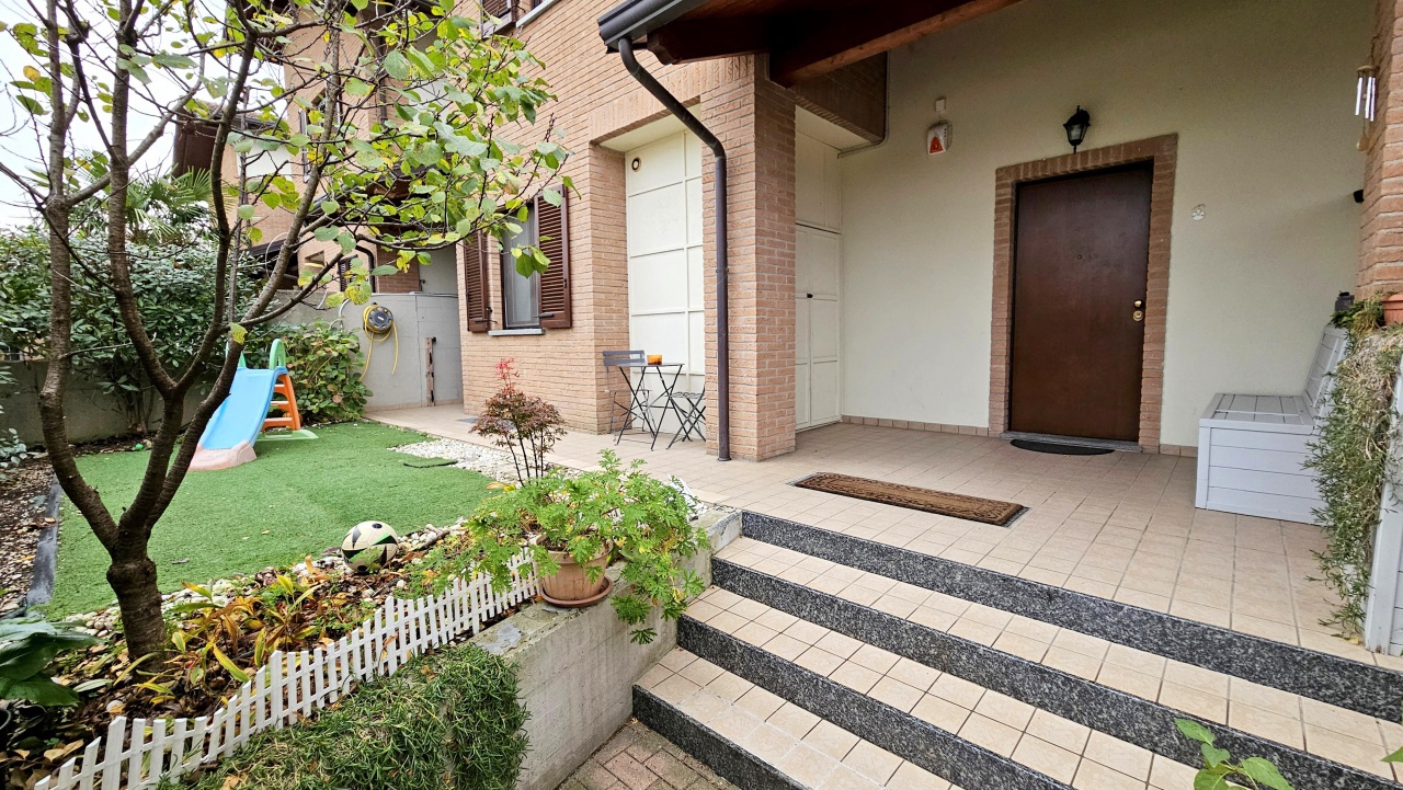 Casa indipendente con giardino in via santa margherita, Verolengo