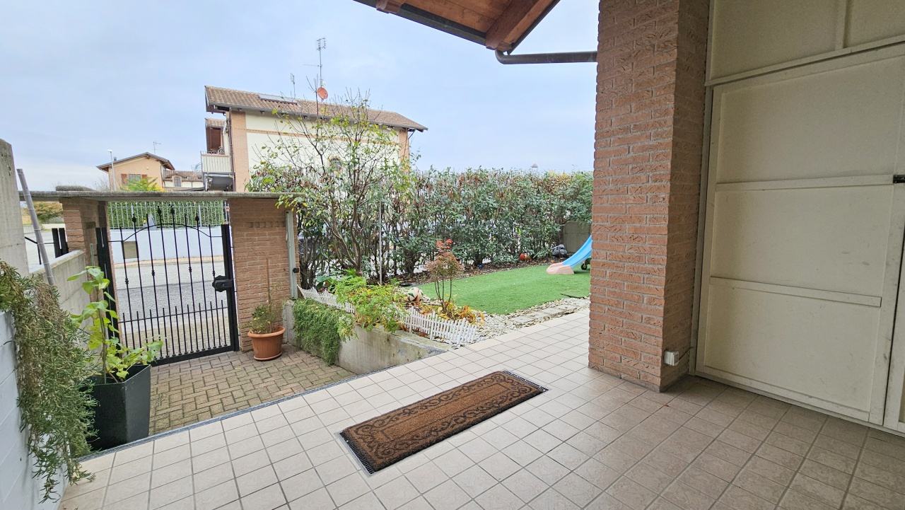 Casa indipendente con giardino in via santa margherita, Verolengo