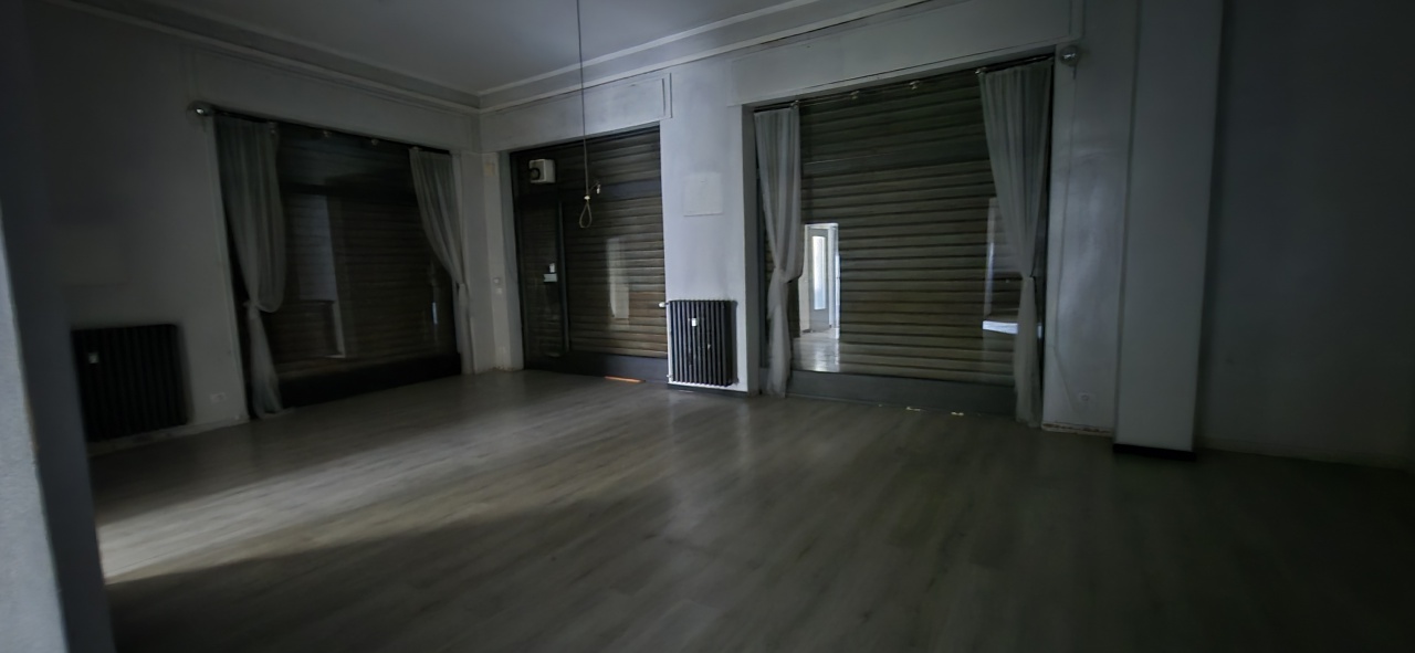 Locale commerciale in affitto in via siccardi, Chivasso