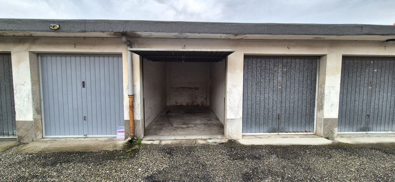 Box/Garage 12mq con box in via san carlo, Chivasso