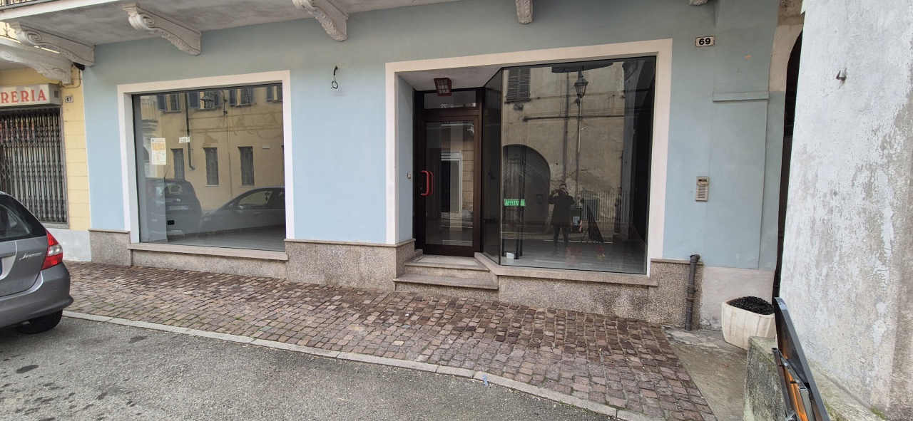 Locale commerciale in affitto in via umberto i, Foglizzo