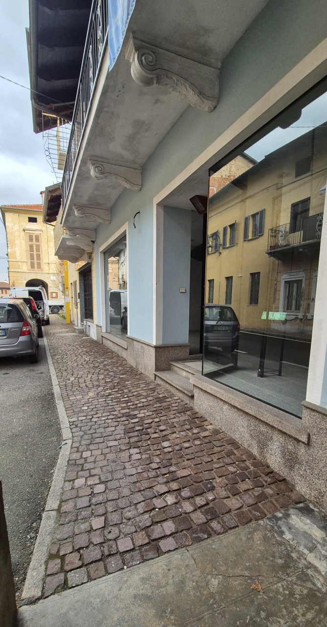 Locale commerciale in affitto in via umberto i, Foglizzo