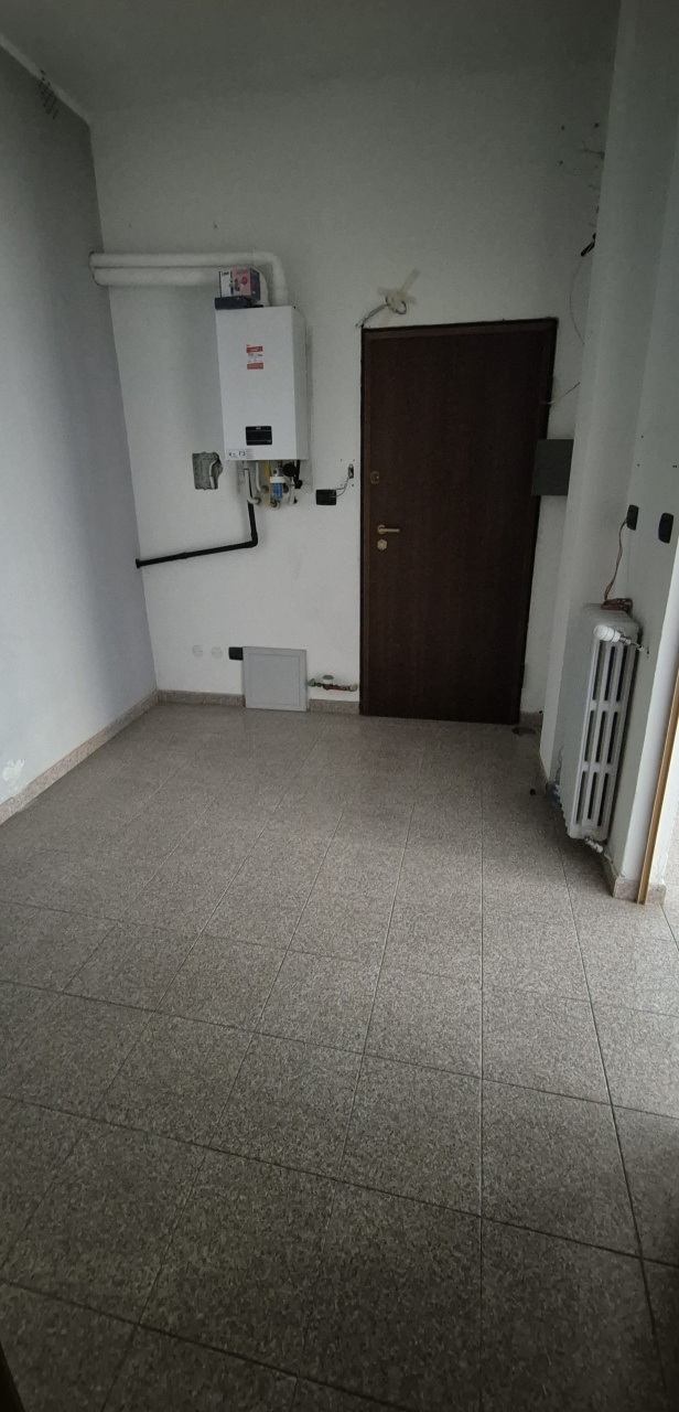 Locale commerciale in affitto in via umberto i, Foglizzo