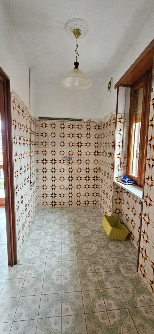 Trilocale con box in via borghovecchio, Verolengo